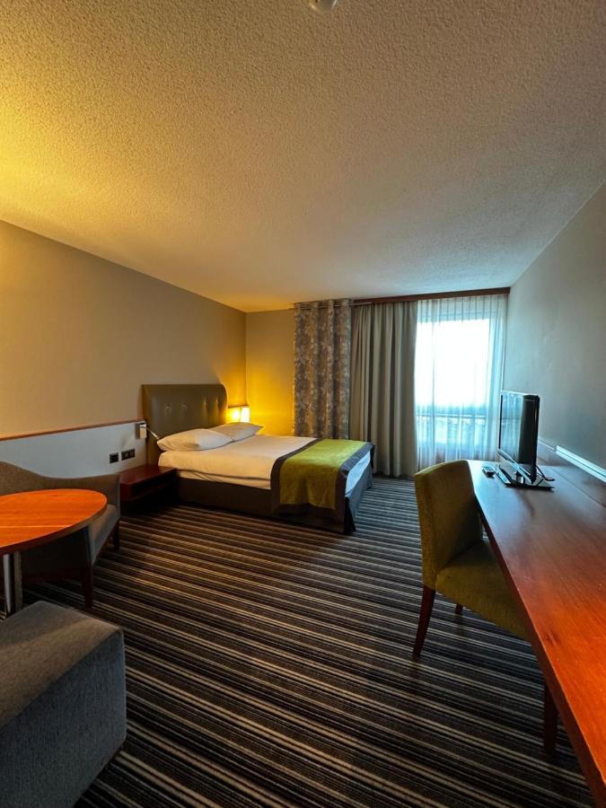 Moevenpick Hotel Zurich Airport Opfikon-Glattbrugg Ngoại thất bức ảnh
